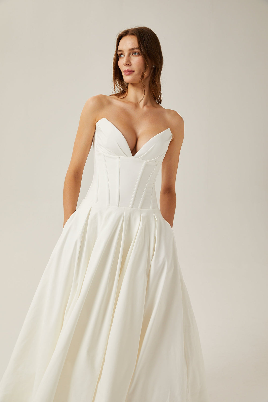 Avellia Katherine Ivory Elegance Midi Dress