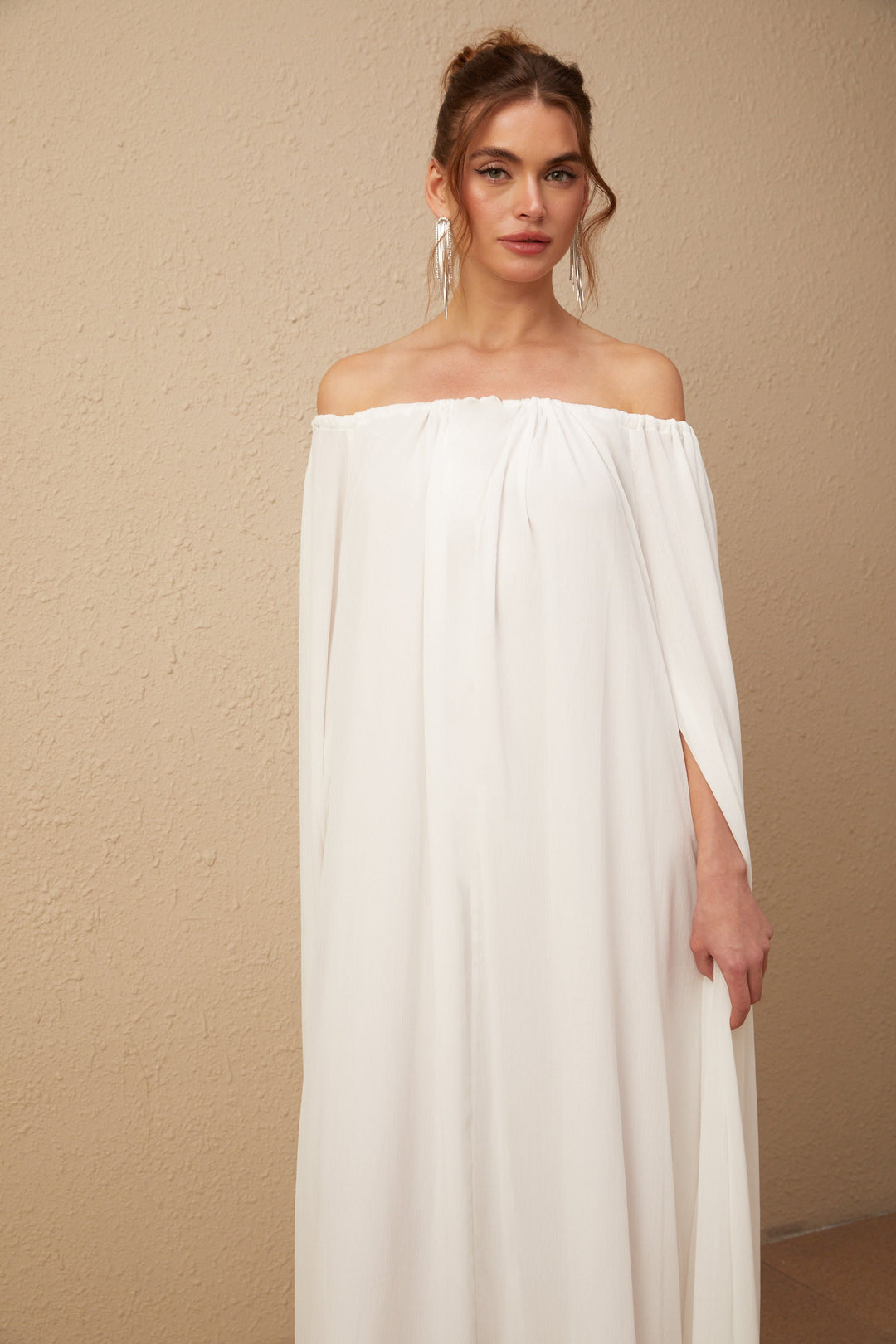 Avellia Patrizia Ivory Elegance Maxi Dress