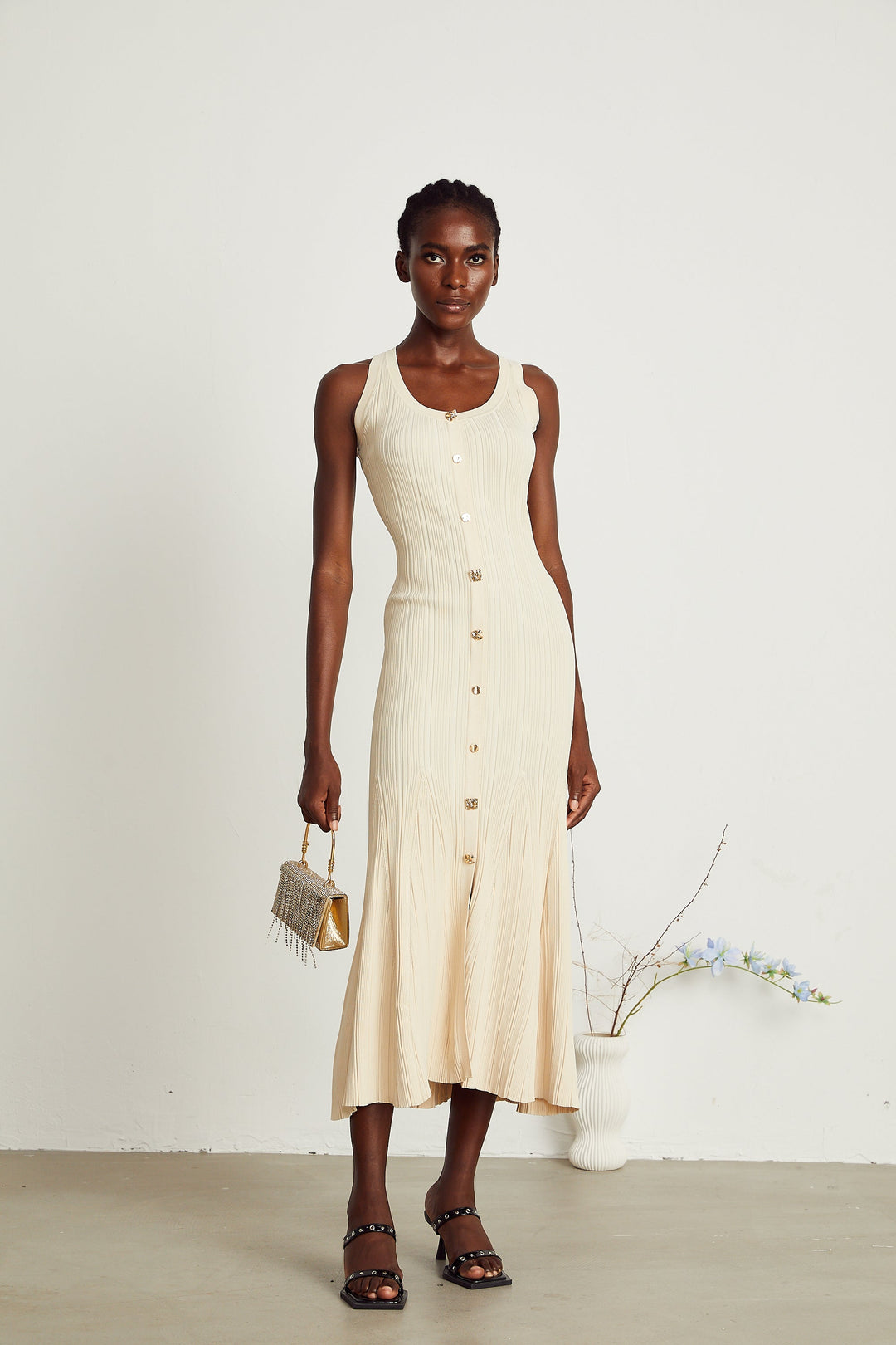 Avellia Luma Knitted Sleeveless Flared Midi Dress