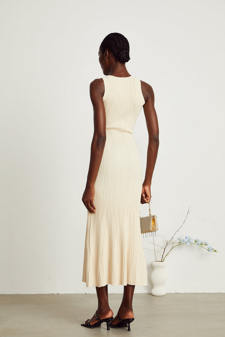 Avellia Luma Knitted Sleeveless Flared Midi Dress