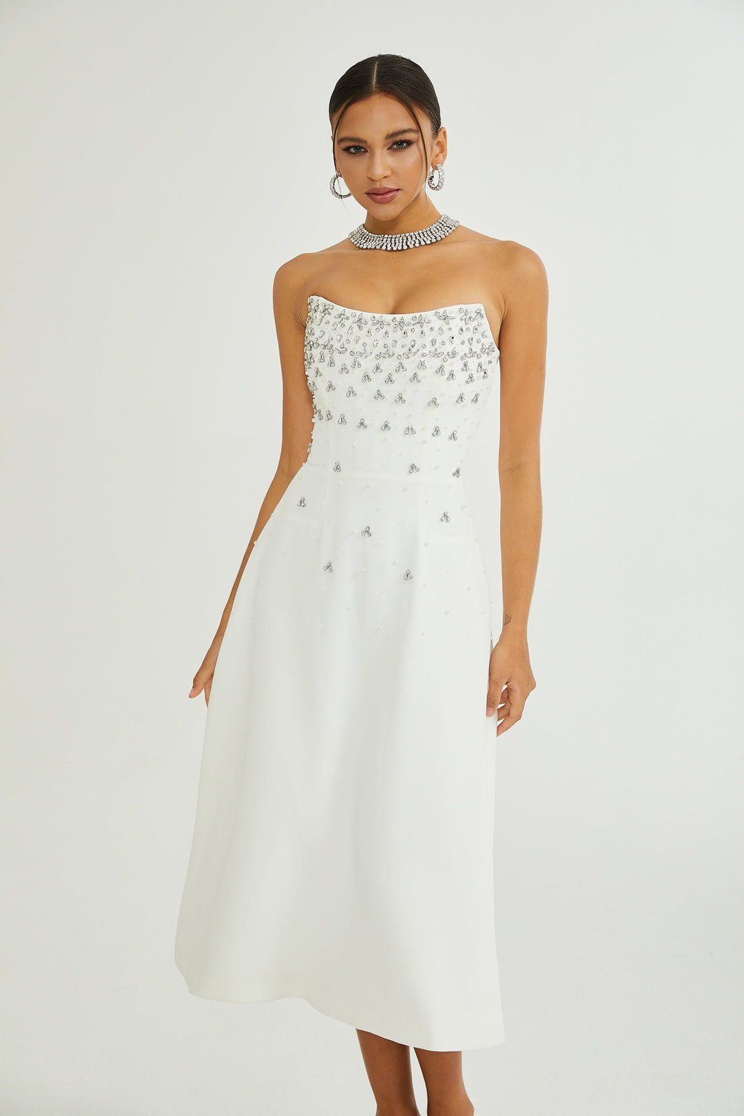 Avellia Bianca Embellished Midi Dress