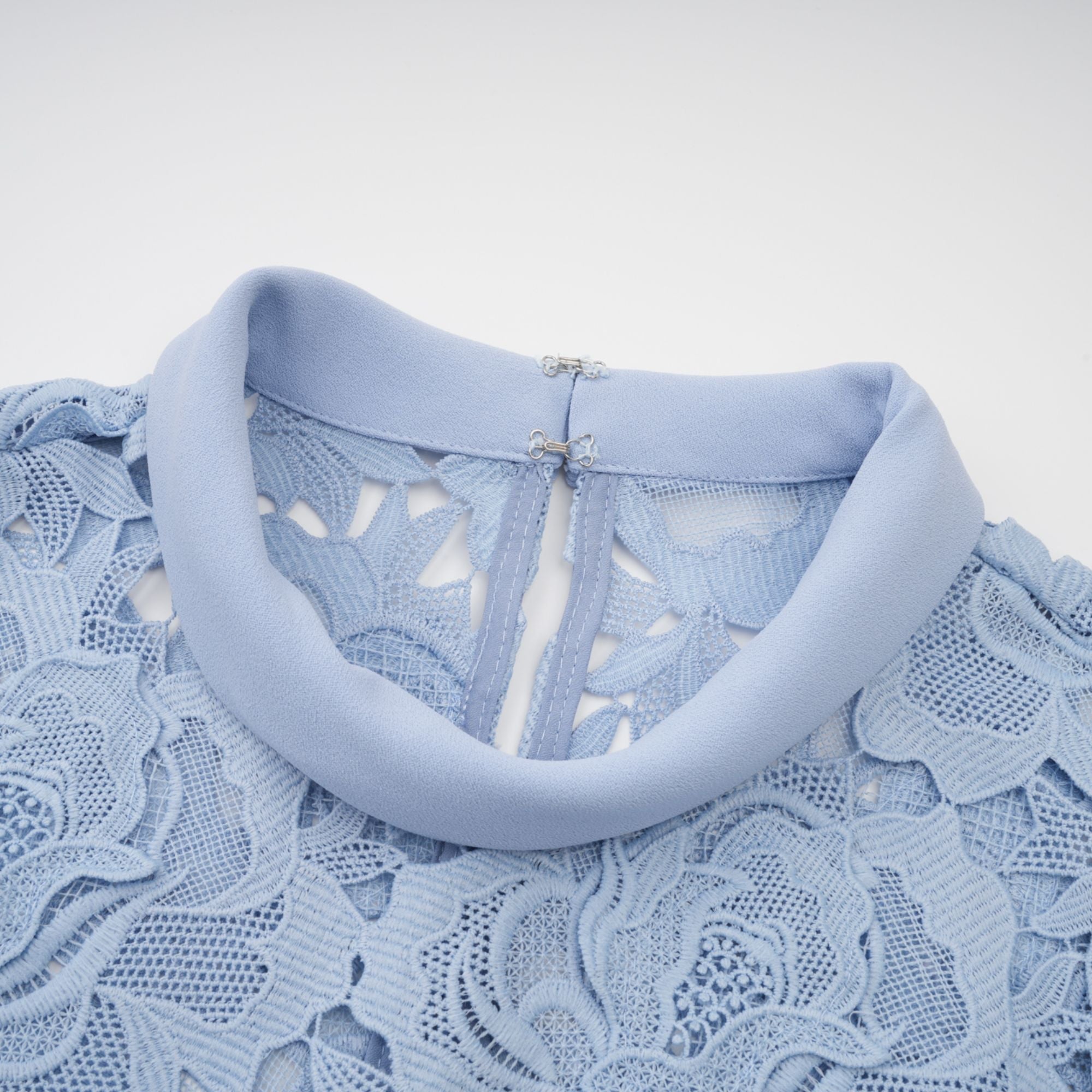 Avellia Aurore Blue Blossom Lace Midi Dress