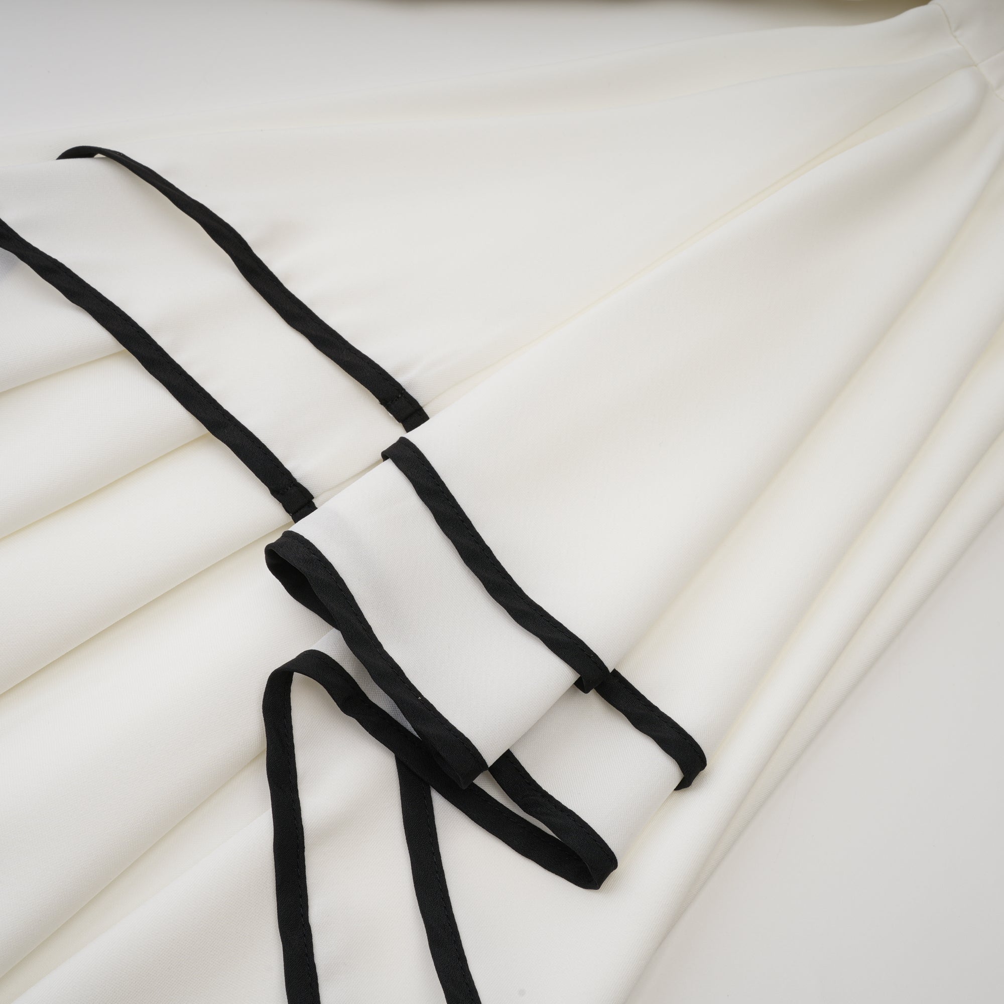 Avellia Madeleine Ruffle Elegance Dress