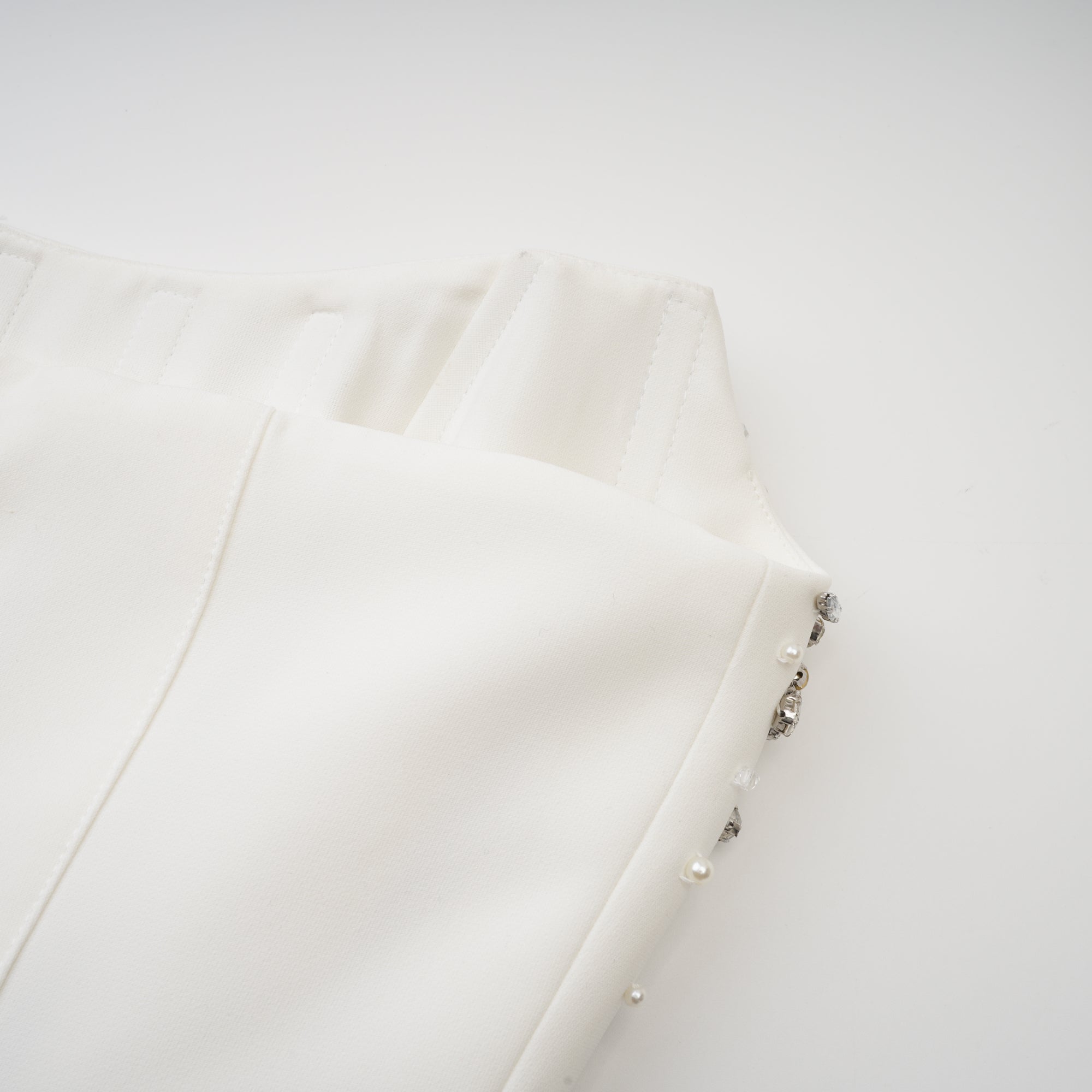 Avellia Bianca Embellished Midi Dress