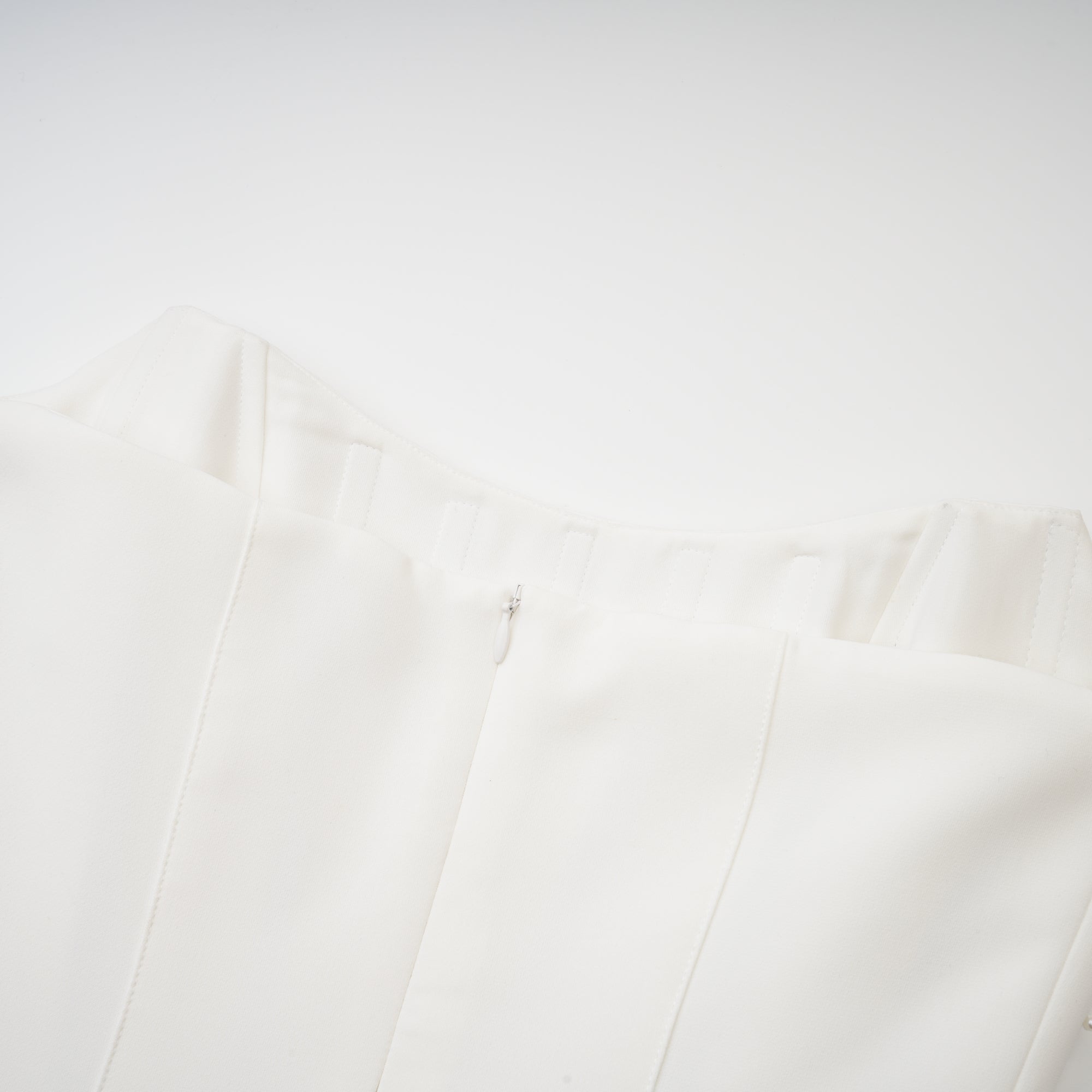 Avellia Bianca Embellished Midi Dress