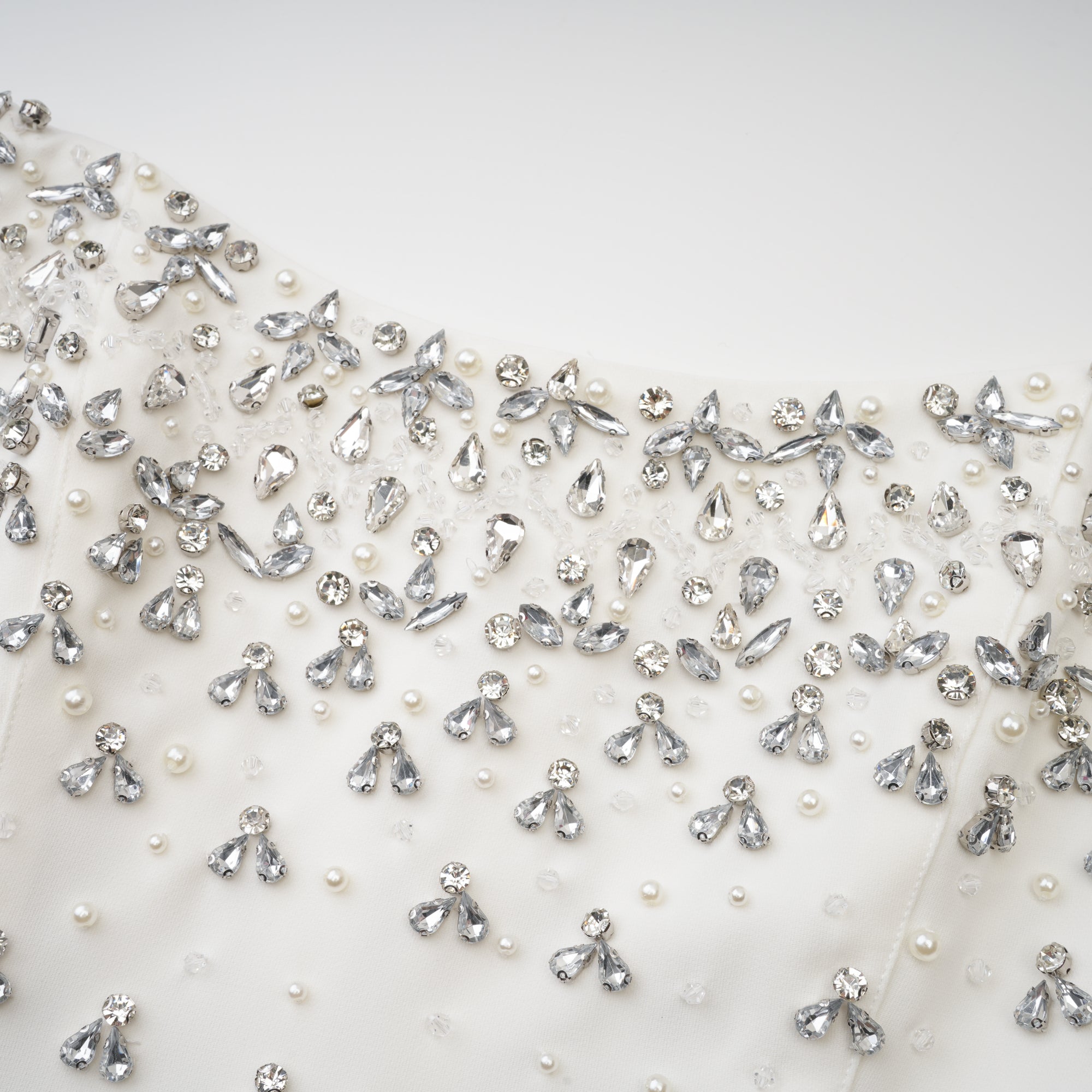 Avellia Bianca Embellished Midi Dress