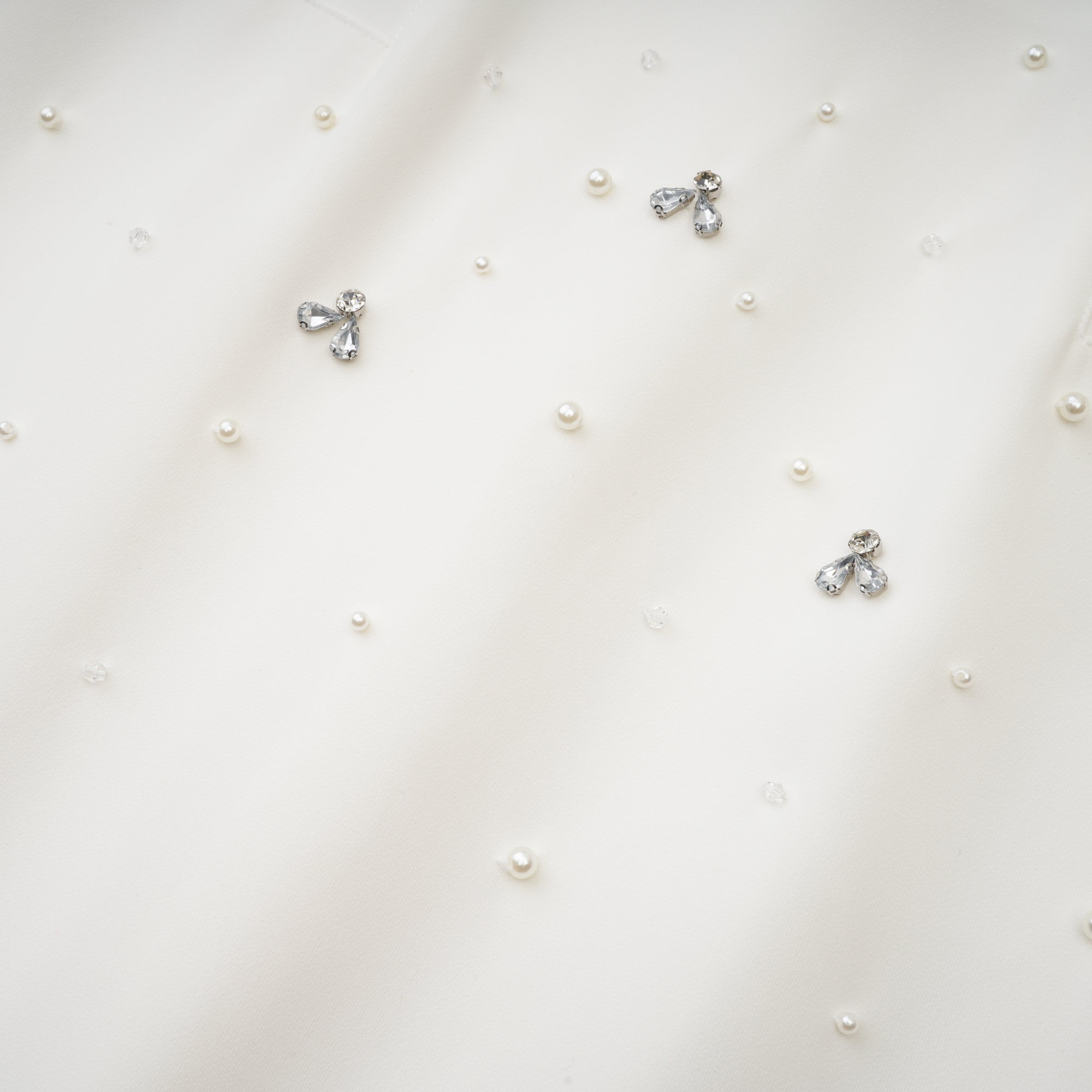 Avellia Bianca Embellished Midi Dress